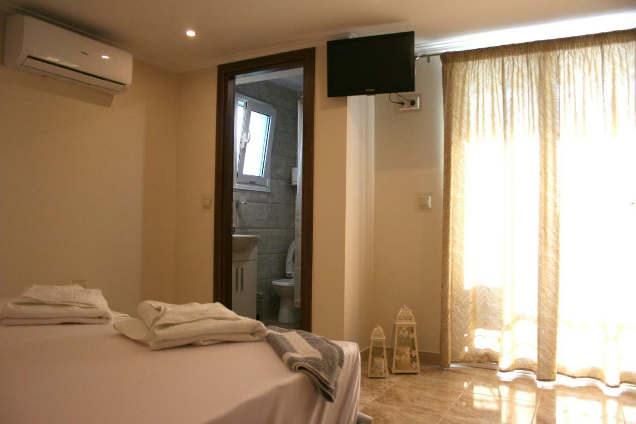 Rea Hotel Paralía Exterior foto